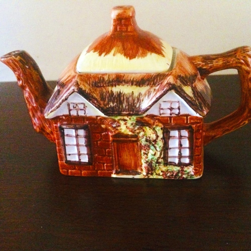Vintage English Cottage Ware Teapot